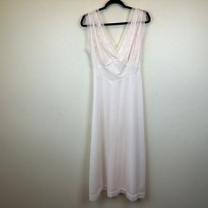 Vintage Henson Kickernick Size 36 Medium Blush Pink Sheer Lace Nightgown